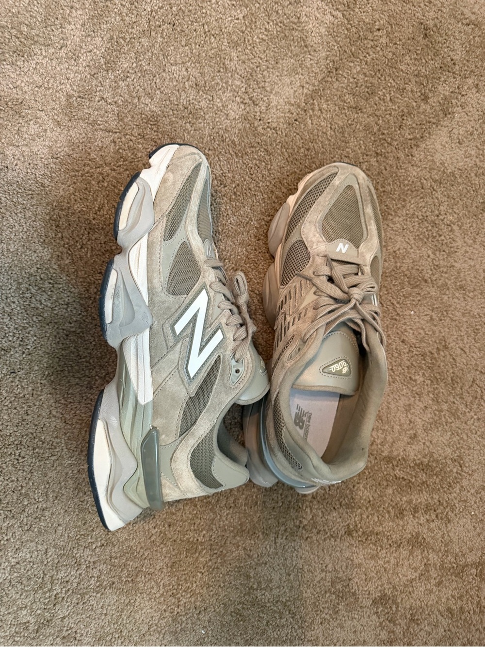 New Balance Men Sneakers in Olive green  and tan